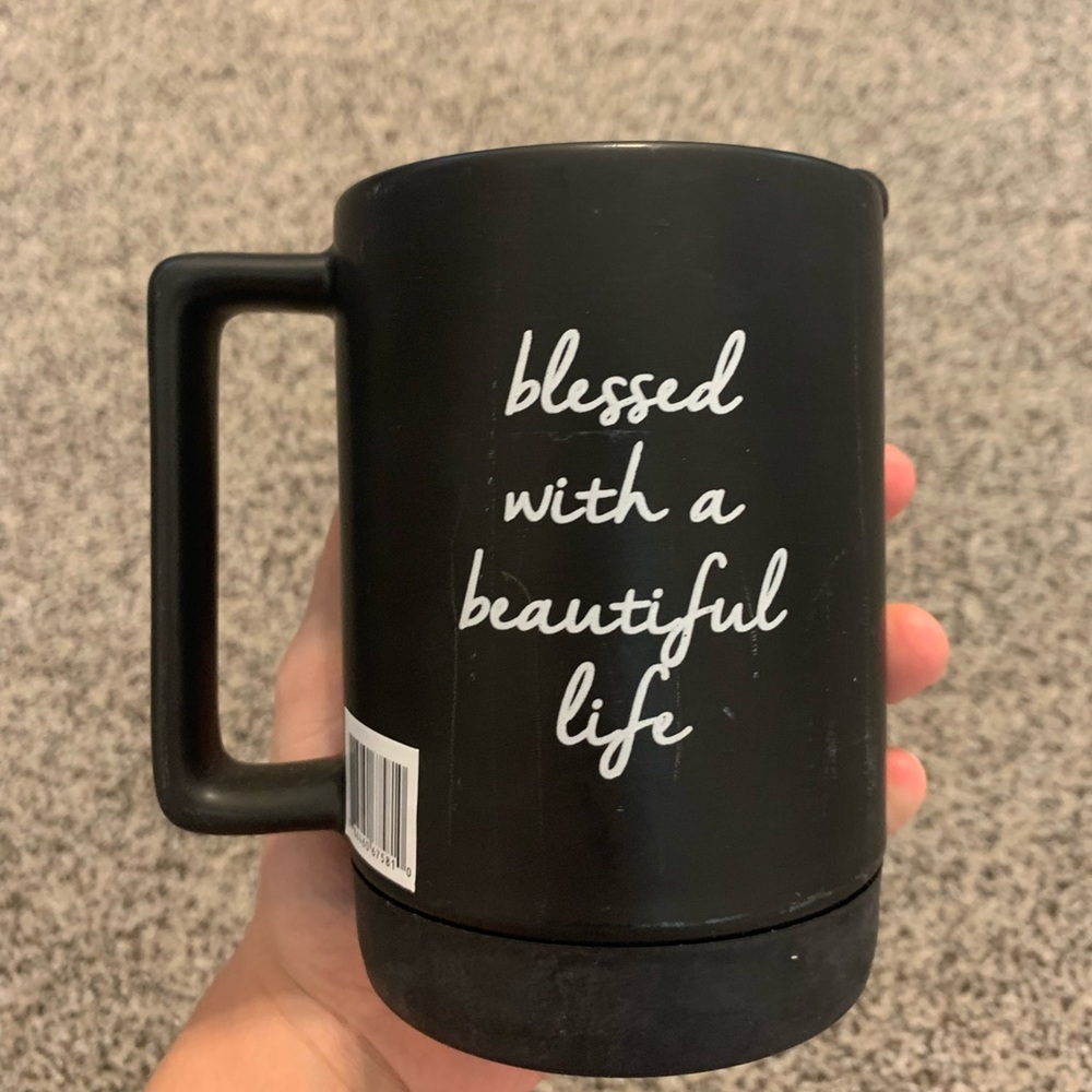 Brand new coffee mug with lid